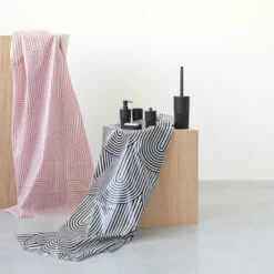 Sealskin Douchegordijn Brave 180x200cm D.roze/wit 20 Sealskin Douchegordijn Brave 180x200cm D.roze/wit -Badkamer Verkoop 123 4157