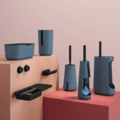 Tiger Toiletborstelhouder TESS Met Opbergfunctie Vrijstaand En Swoop Borstel Flexibel Blauw/zwart -Badkamer Verkoop 123 4642