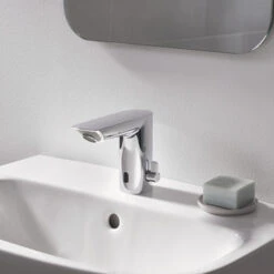 GROHE Wastafelkraan Bau Cosmopolitan Met Infrarood Sensor Chroom 13cm 8 GROHE Wastafelkraan Bau Cosmopolitan Met Infrarood Sensor Chroom 13cm -Badkamer Verkoop 123 6475